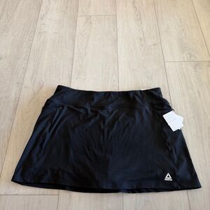 Reebok women’s skirt with inner short size XXL